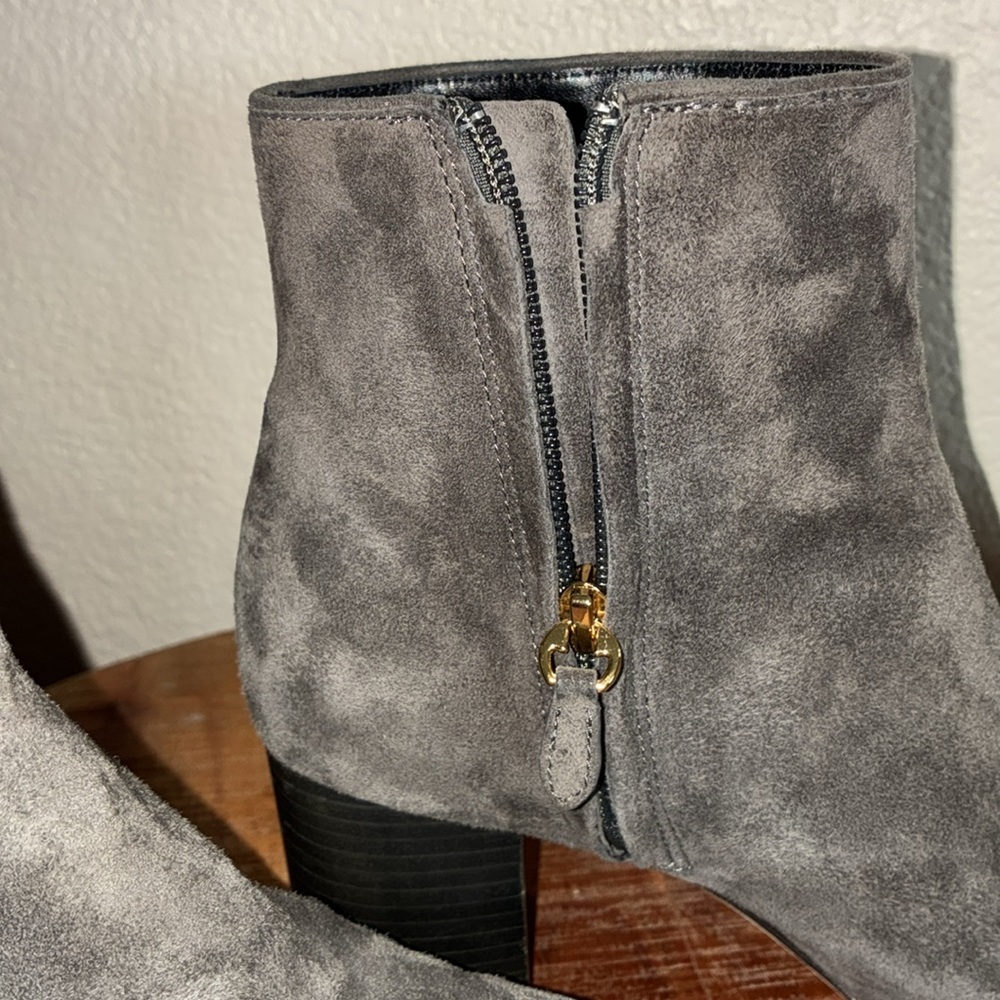DIANE VAN FURSTENBERG grey suede ankle boot, inside zip, block heel 37.5 DVF - Picture 10 of 16